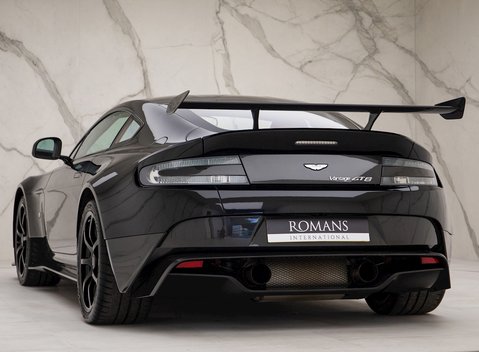 Aston Martin Vantage GT8 3