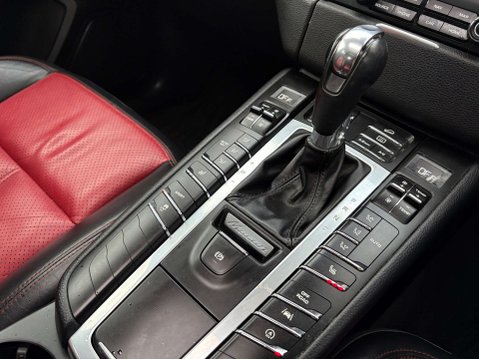 Porsche Macan 3.0 Macan S D Semi-Auto 4WD 5dr 61