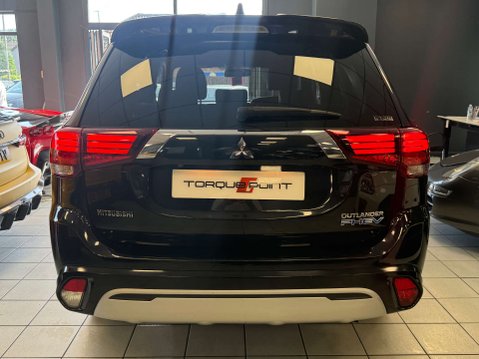 Mitsubishi Outlander 2.4 Outlander 4h PHEV CVT 4WD 5dr 9