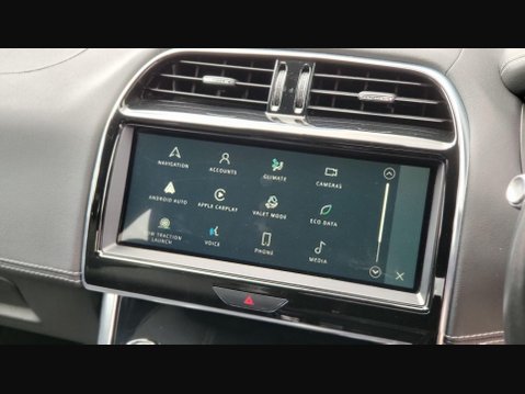 Jaguar XE R-DYNAMIC BLACK MHEV 22