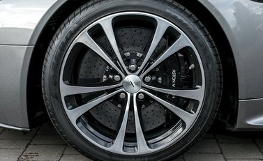 Aston Martin V12 Vantage S 10