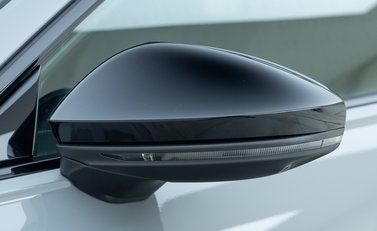 Audi RS6 Avant Carbon Black 33