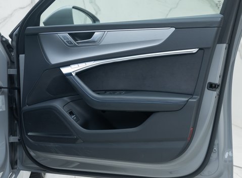 Audi RS6 AVANT PERFORMANCE 26