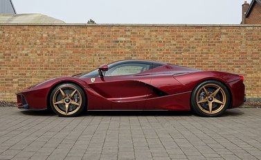 Ferrari LaFerrari 10