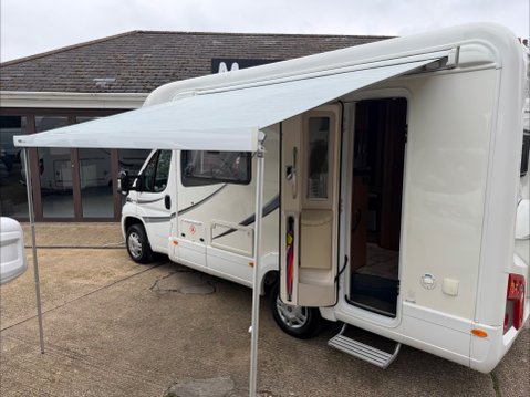 Auto-Trail Tracker EKS LOVELT LOW MILEAGE GREAT SPEC TRACKER 22