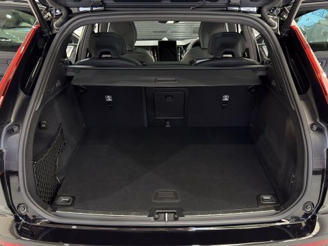 Volvo XC60 B5 ULTRA BLACK EDITION AWD 18