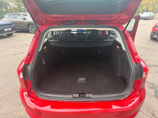Ford Focus TITANIUM EDITION MHEV 10