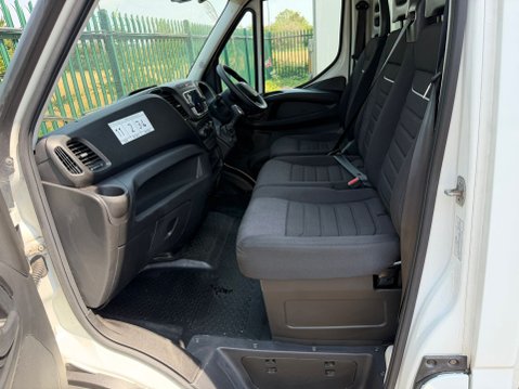Iveco Daily 2.3D HPI 14V 35C 3450 HiMatic Euro 6 (s/s) 2dr, Curtain Side, MWB L2, DRW 27