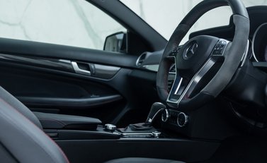 Mercedes-Benz C63 AMG BLACK SERIES 13