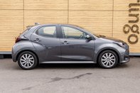 Toyota Yaris ICON FHEV 12