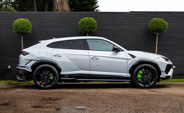 Lamborghini Urus S 3
