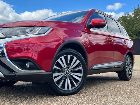 Mitsubishi Outlander EXCEED 15