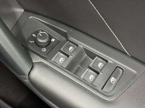 Volkswagen Tiguan 2.0 TDI R-Line Tech SUV 5dr Diesel DSG Euro 6 (s/s) (150 ps) 51