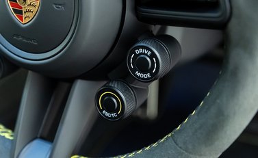 Porsche 911 GT3 RS (992) 12