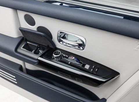Rolls-Royce Phantom VIII EWB 34