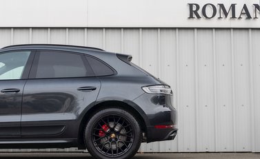Porsche Macan GTS 31