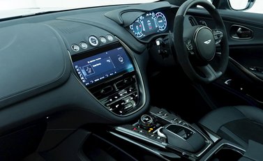 Aston Martin DBX 707 15