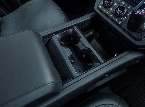 Land Rover Defender 110 OCTA Black 26
