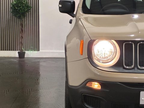 Jeep Renegade 1.6 E-TorQ Sport Euro 6 (s/s) 5dr 46