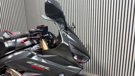 Honda CBR 2020 ONLY 790 MILES LONG MOT SERVICED SPORTS BIKE 650CC 20