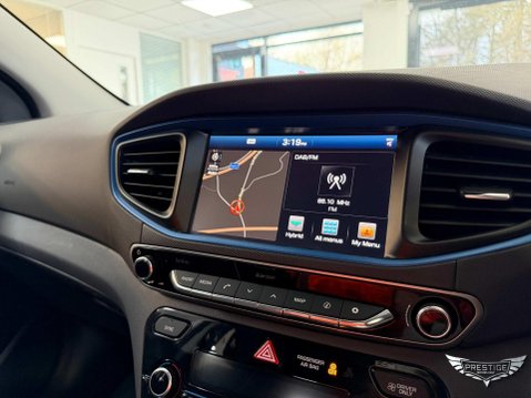 Hyundai IONIQ 1.6 h-GDi Premium DCT Euro 6 (s/s) 5dr 36