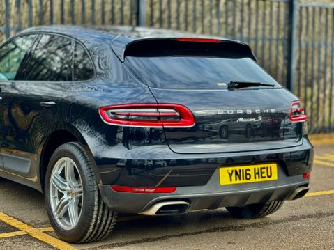 Porsche Macan 2.0T SUV 5dr Petrol PDK 4WD (s/s) (252 ps) 40