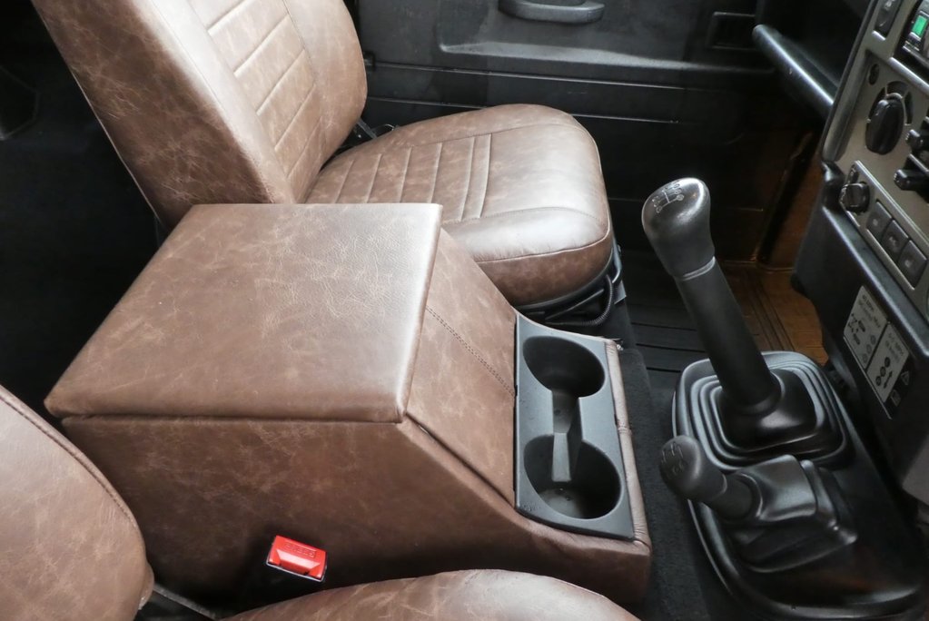 Land Rover Defender 90 HARDTOP HUGE SPEND 4 SEATER WITH SEEKER STYLING BESPOKE BUILD  13