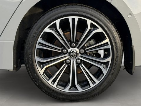 Toyota Corolla 1.8 VVT-i Hybrid Design 5dr CVT 15
