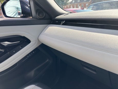 Land Rover Range Rover Evoque 2.0 P200 MHEV R-Dynamic SE SUV 5dr Petrol Auto 4WD Euro 6 (s/s) (200 ps) 30