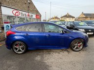 Ford Focus ST-LINE X 8