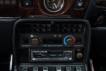 Aston Martin V8 Vantage X-Pack RESTORED 19