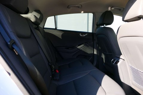 Hyundai IONIQ 1.6 IONIQ Premium SE FHEV Semi-Auto 5dr 41