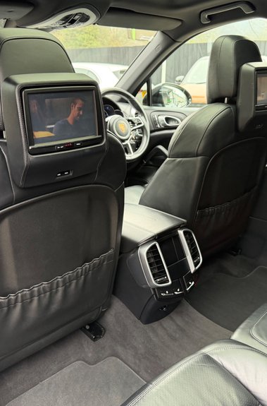 Porsche Cayenne D V6 TIPTRONIC S - REAR ENTERTAINMENT -PDLS -PAN ROOF -CAMERA -£17K EXTRAS 
