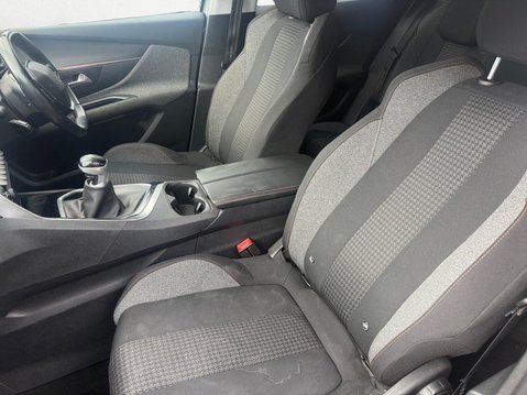 Peugeot 3008 1.2 PureTech Active Euro 6 (s/s) 5dr 11