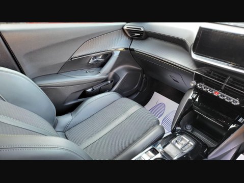 Peugeot 2008 PURETECH EAT8 S/S GT 29