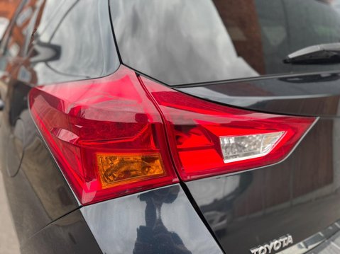 Toyota Auris 1.8 VVT-h Excel CVT Euro 5 (s/s) 5dr 37