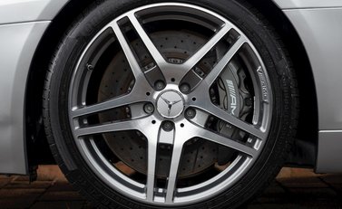 Mercedes-Benz SLS AMG 12