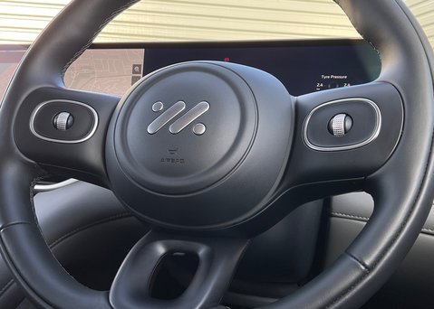 MG IM6 100kWh LAUNCH EDITION AWD 22