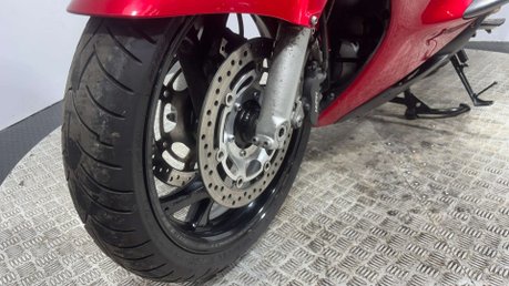 Honda ST 2004 38K FULL LUGGAGE NEW MOT SERVICED BIG CC TOURER BIKE 32