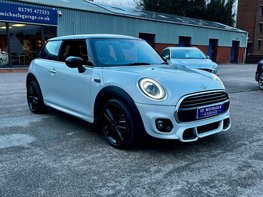 Mini Hatch 1.5 Cooper Sport Auto 3dr 4