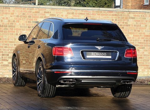 Bentley Bentayga 12