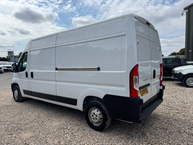 Peugeot Boxer LWB L3H2 Medium Roof Professional Premium Plus 335 10