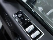 Land Rover Range Rover 4.4 SD V8 Vogue SE SUV 5dr Diesel Auto 4WD Euro 6 (s/s) (339 ps) 23