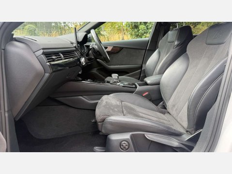 Audi A4 2.0 A4 Black Edition 35 TDI Semi-Auto 5dr 11