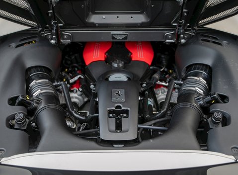 Ferrari 488 Spider 36