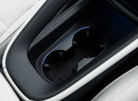 Porsche Macan Turbo Electric 26