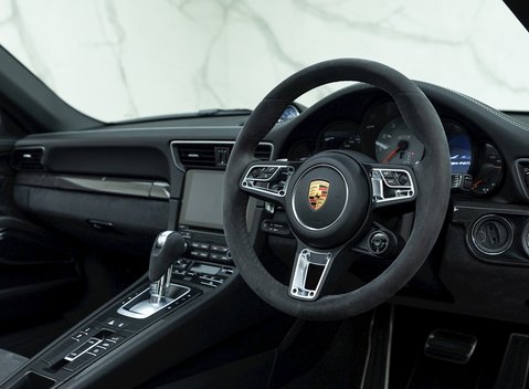 Porsche 911 Targa 4 GTS (991.2) Targa 12