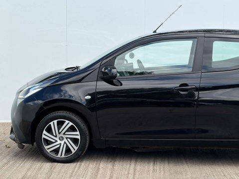 Toyota Aygo 1.0 Aygo X-Play TSS VVT-i 5dr 44