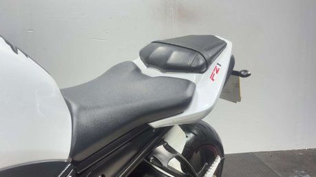 Yamaha FZ1 FAZER 2011 ONLY 19K VERY CLEAN 1000CC NAKED MOT SERVICED 46