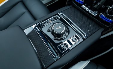 Rolls-Royce Cullinan BLACK BADGE 27